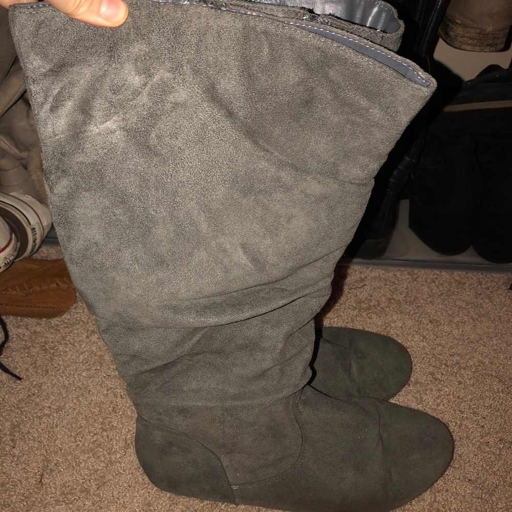 Grey boots
